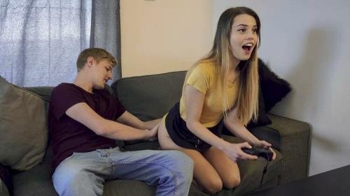 TrueAmateurs - Jamie Young - Cute Gamer Girl Gets Creampied By Her Boyfriend (FullHD/1080p/628 MB)