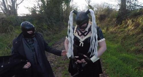 MissMaskerade - MissMaskerade - Miss Maskerade Exhibition in Full Rubber French Maid Adventure Outdoor Giving Latex Blowjob (FullHD/1080p/541 MB)