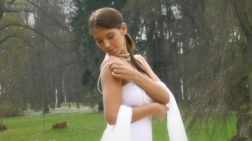 EvasGarden - Lizie - Before wedding (HD/720p/266 MB)