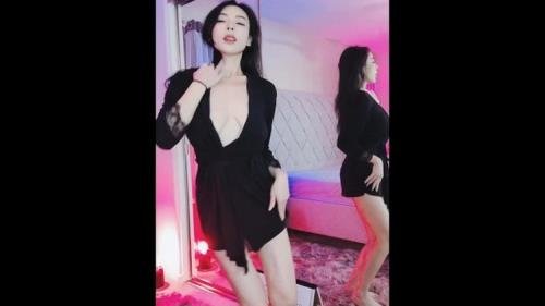 Porn - Elisetutu - Chinese girl dancing and showing big boobs (FullHD/1080p/510 MB)