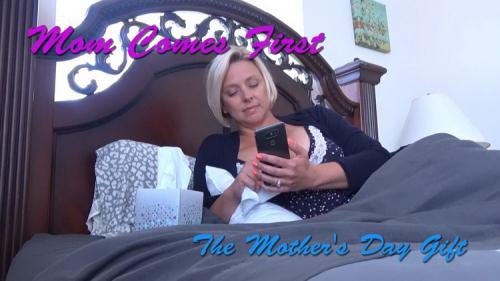 Mom Comes First/Clips4Sale - Brianna Beach - Mother, Son Make Father a Cuckold (FullHD/1080p/1.28 GB)