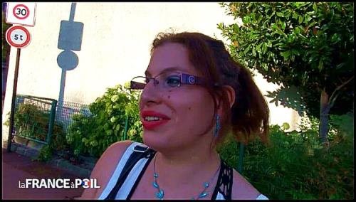 LaFRANCEaPoil - Phoebe - Rencontre avec une vraie vorace dans les rues de Marne-la-Vallee! (HD/720p/659 MB)