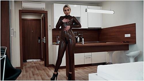 OnlyFans - Katerina Piglet grey transparent latex catsuit (FullHD/1080p/146 MB)