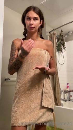 Onlyfans - Julia Geltsman aka Flowerava -   I'll leave it here. just in case If you want to see my daily routine (UltraHD/2K/1280p/894 MB)