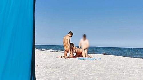 Pornhub - Sharing My Girl With a Stranger On The Public Beach. Threesome WetKelly. (FullHD/1080p/239 MB)