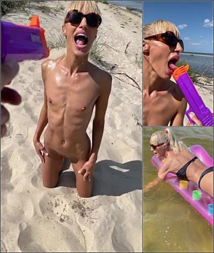 ModelsPorn - Saliva Bunny - ADORABLE GAGGING PRINCESS SALIVA BUNNY SQUIRTING BY TOY GUN IN THE THROAT WORSHIP OPERA AT THE BEACH (HD/720p/120 MB)