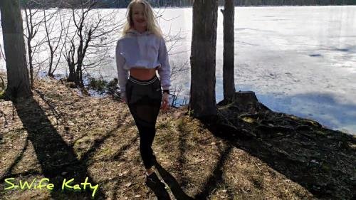 ModelsPornorg - SWife Katy - Forest Walk Ends For Beauty With Big Cumshot On Ass. (FullHD/1080p/664 MB)