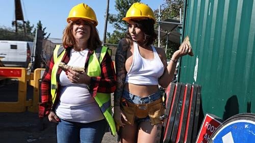 BrazzersExxtra / Brazzers - Ivy Lebelle - Cock-Calling On The Job Site (HD/720p/663.8 MB)