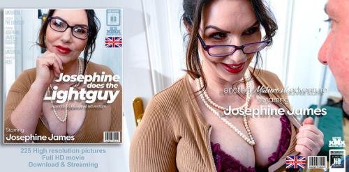 Mature.nl - The Lightguy On a Movieset Gets a Shot Big Breasted MILF Josephine James: Josephine James (EU) (54), Roberto (35) (FullHD/1080p/1.28 GB)