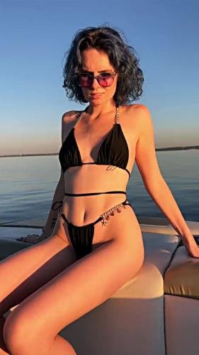 ModelHub - Boat Real Public Sex - 4 Girls Photoshoot - Hot Sex With 18 Year Cute Girl - Darcy Dark Bella Mur (FullHD/1080p/193 MB)
