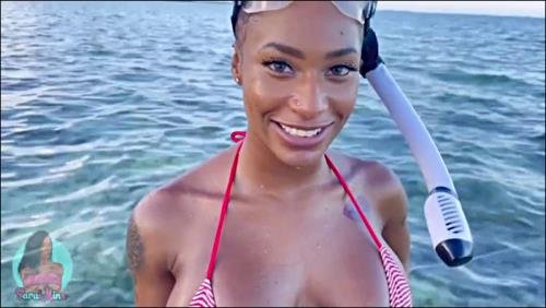 Onlyfans - Sarai Minx Ebony Getting Cumshot On Public Beach (HD/720p/844 MB)