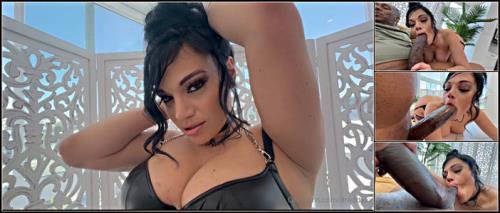 Onlyfans - Mona Azar 3xDredd (HD/720p/1.76 GB)