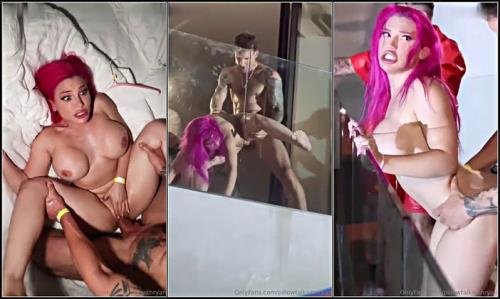 Onlyfans - Lily Lou Gets Fucked By Alex Legend In Front Of 500 People On Party (HD/720p/56.3 MB)