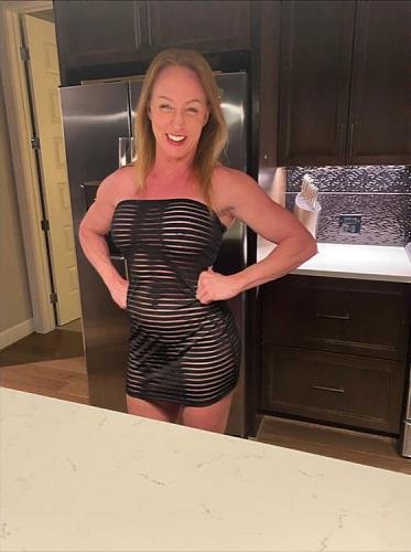 Onlyfans - BBC Comes Over To Fuck My Wife Fitwife Jewels (FullHD/1080p/77.3 MB)