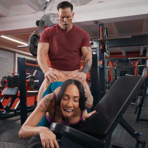 BrazzersExxtra.com/Brazzers.com - Kona Jade : Squirt The Sweat Away (FullHD/1080p/1.16 GB)