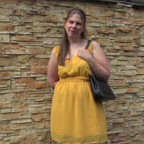 JacquieEtMichelTV/Indecentes-Voisines - Alice : Alice, 35, Is Back In Service With JandM (FullHD/1080p/1.13 GB)
