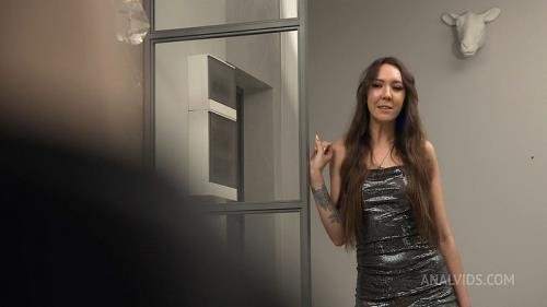 LegalPorno/AnalVids/FAPLEX - Sexy slut Nikki Tiki fucked in the ass on the first working day FLX033 (HD/720p/1.66 GB)