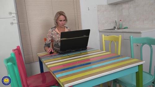 Mature.nl/Mature.eu - Artemia 45 Hot Housewife Artemia Fucking,Sucking (FullHD/1080p/1.91 GB)