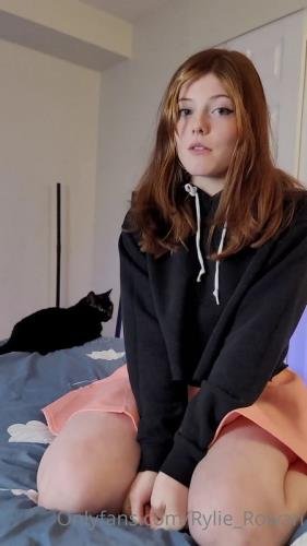 Onlyfans - RylieRowan  OF Shorts (SD/1920p/83.8 MB)
