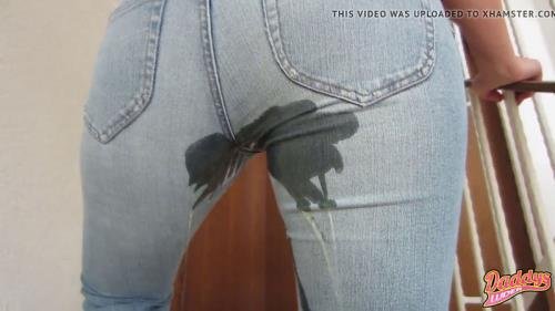 MyDirtyHobby - DaddysLuder - Step Daddys Luder - Peeing in my jeans (HD/720p/13.5 MB)