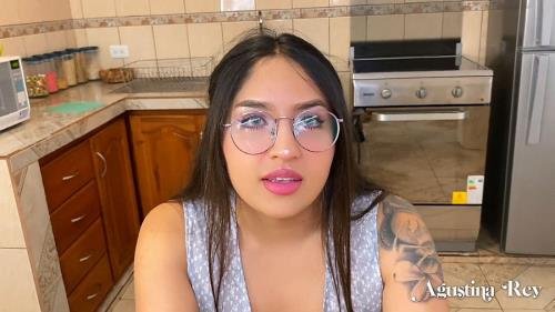 Onlyfans - We Were Alone With My Stepsister At Home And I Ended Up Fucking Her Tight Ass Agustina Rey (FullHD/1080p/811 MB)