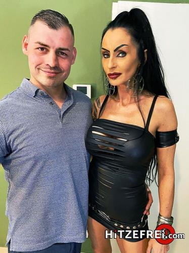 Hitzefrei - Sidney Dark : Gothic Milf, Sidney Dark, gets a hard German dick in her tight pussy! (FullHD/1080p/1.44 GB)