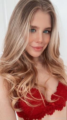 Onlyfans - Angel Phub Clip 5 (UltraHD/4K/2160p/1.38 GB)