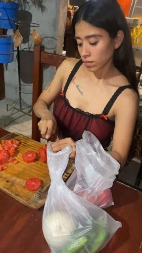Onlyfans - De Ida y Vuelta Al Super Yaresita small (SD/1920p/330 MB)
