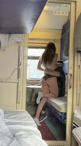 Onlyfans - I LOSE THE GAME I GET FUCKED ON THE TRAIN  Risky Anal Sex With Cute 18 Yo Teen  Princess Alice Princess Alice (FullHD/1080p/217 MB)