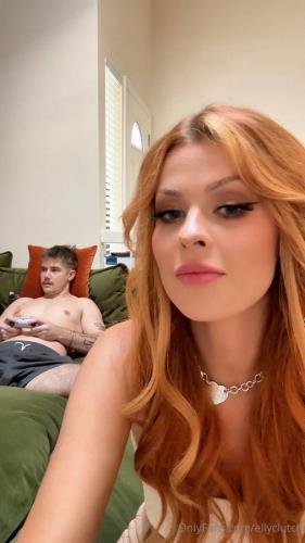Onlyfans - Elly Clutch PeachGoneWild (SD/1280p/435 MB)