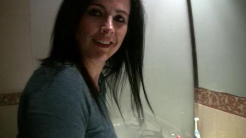 Manyvids - Montse Swinger : Joking, Sex With Montse On The Bathroom (FullHD/1080p/450 MB)