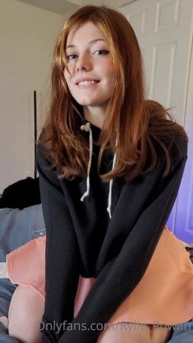 Onlyfans - RylieRowan OF Shorts 0006 (SD/1920p/83.8 MB)