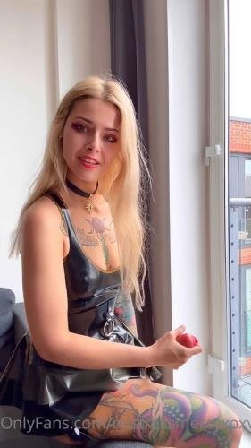 Onlyfans - Mistress Mercy (@mistressmercyxoxvip) CLIP  0200hi03wut4a1m6ff3g1ow7 Source (SD/1920p/215 MB)