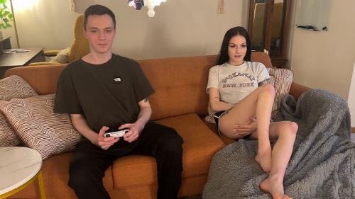 Onlyfans - Dressing Up As Tifa Lockhart So My Sister s Boyfriend Fucks Me Jade Bond (FullHD/1080p/556 MB)