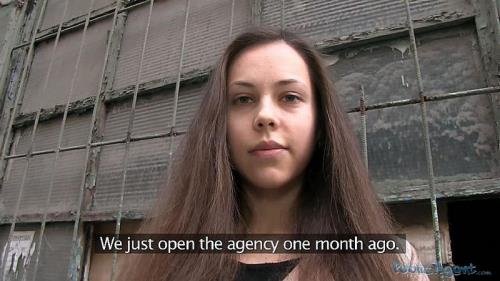 PublicAgent - Brunette Babe With Stunning Figure Fucks For Cash (HD/720p/531 MB)