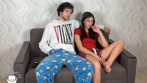 Onlyfans - Step Sis Sits On Step Bro And Rubs Her Pussy On The TipHis Cock But He Accidentally Cum Inside MyHornyKitty (FullHD/1080p/282 MB)