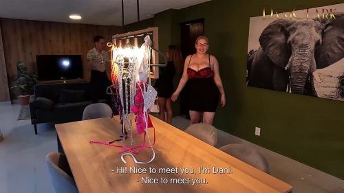 Onlyfans - A FAKE STYLIST SEDUCED BY HER SECRETARY  Loree Love Samantha Garmendia DANI CLARK OFICIAL (FullHD/1080p/246 MB)