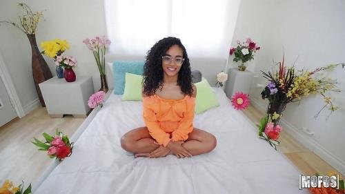 DontBreakMe/Mofos - Scarlit Scandal Ride A Cowboy (FullHD/1080p/1.10 GB)