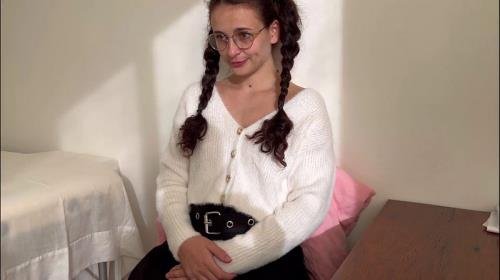 Onlyfans - I Went To The Doctor And He Fucked Me In The Ass Kate Rich (FullHD/1080p/272 MB)