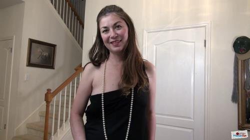 OlderWomanFun - Susana Moore 2 (HD/720p/575 MB)