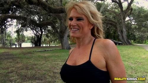 MilfHunter/RealityKings - Amanda Verhooks (FullHD/1080p/1.81 GB)