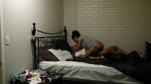 Onlyfans - Amateur Black Couple Homemade Webcam Sex (HD/720p/120 MB)