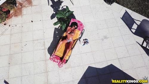 MilfHunter/RealityKings - Heather Vahn (FullHD/1080p/1.86 GB)