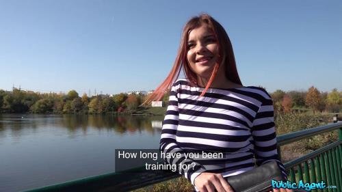 FakeHub/PublicAgent - Russian Fitness Babe Rides Big Cock : Renata Fox (HD/720p/946 MB)