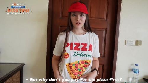 Onlyfans - Fucked a Pizza Delivery Girl For Being Late, Got a Tip With a Powerful Creampie In Her Pussy Siena Sky (FullHD/1080p/418 MB)