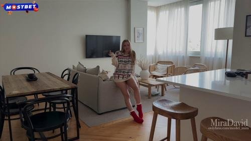 Onlyfans - It s Almost Christmas � Make Your Wish Now Mira David (FullHD/1080p/394 MB)