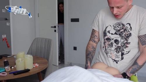 Onlyfans - Stepmom Pretended To Be a Sex Doll Ghomestory (FullHD/1080p/298 MB)