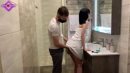 Onlyfans - Fucked a Friend s Fiancee In The Bathroom And She Was Late For The Ceremony Anny Walker (FullHD/1080p/246 MB)