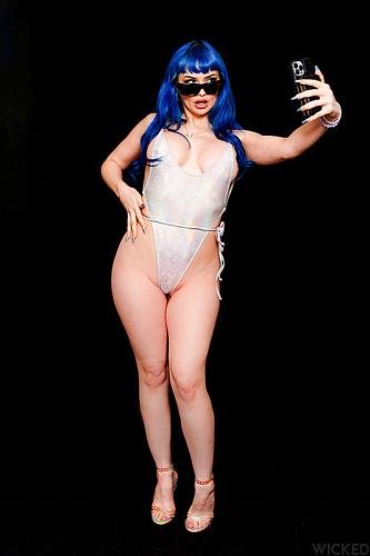 Wicked - Jewelz Blu Clout (FullHD/1080p/1.47 GB)