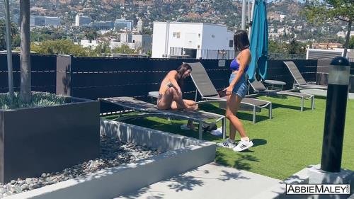 Onlyfans - Hailey Rose  AbbieMaley   Wild POV Threesome With Fit Slut Abbie And Her Busty Friend (FullHD/1080p/1.13 GB)